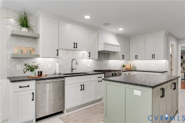 1617 Swansbury Dr, Henrico, VA 23238