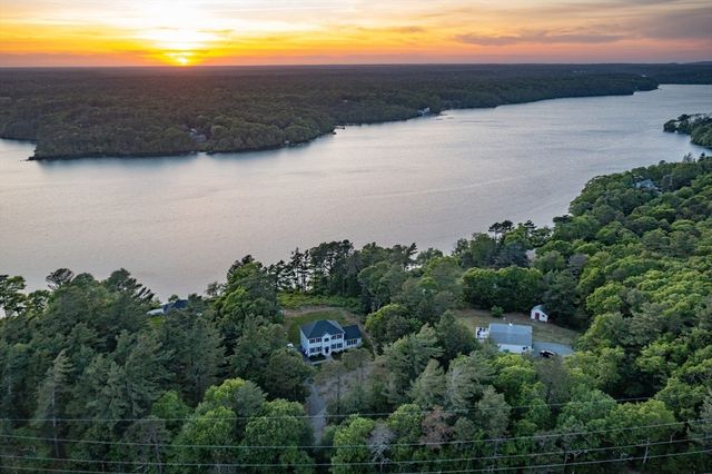 7 Great Pines Dr, Bourne, MA 02532
