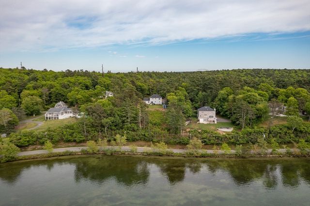 7 Great Pines Dr, Bourne, MA 02532