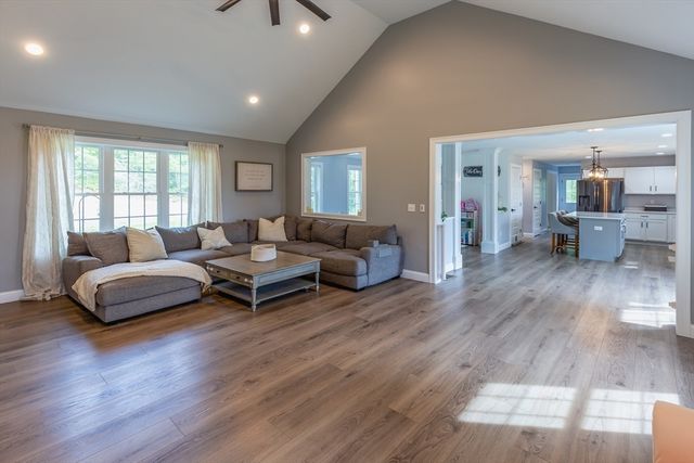 7 Great Pines Dr, Bourne, MA 02532