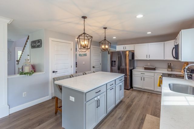 7 Great Pines Dr, Bourne, MA 02532