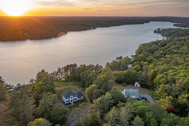 7 Great Pines Dr, Bourne, MA 02532
