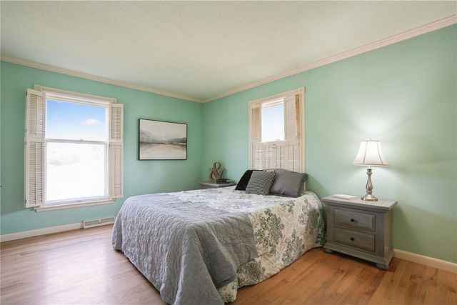327 Parkland Drive SE, Cedar Rapids, IA 52403
