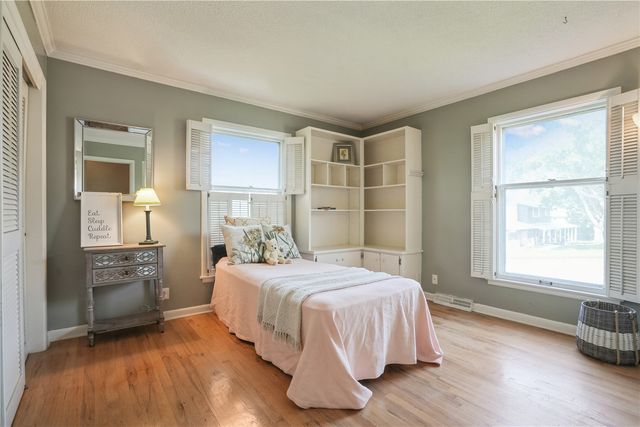 327 Parkland Drive SE, Cedar Rapids, IA 52403