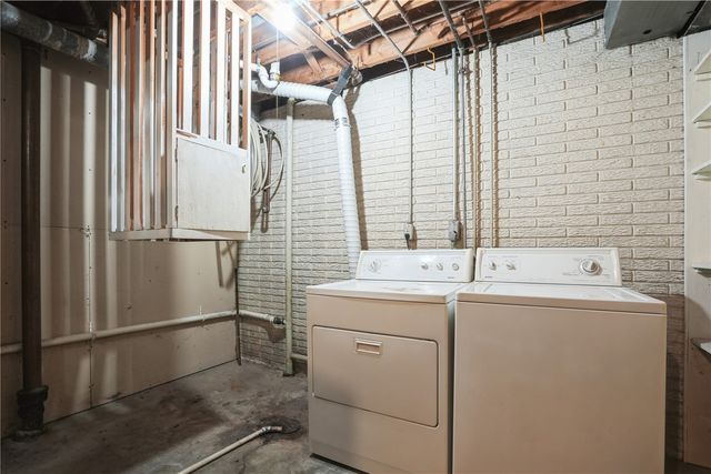 327 Parkland Drive SE, Cedar Rapids, IA 52403