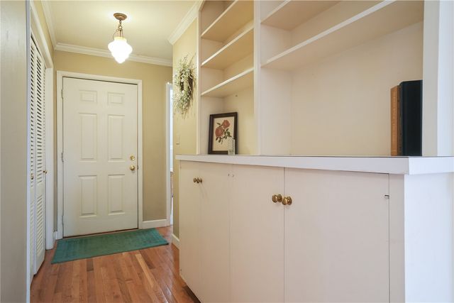 327 Parkland Drive SE, Cedar Rapids, IA 52403