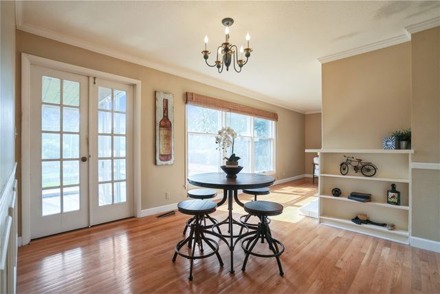 327 Parkland Drive SE, Cedar Rapids, IA 52403