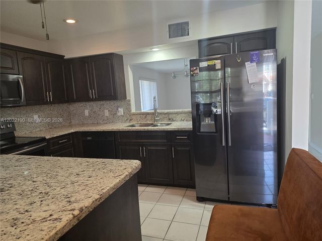 9521 NW 42nd St 9521, Sunrise, FL 33351