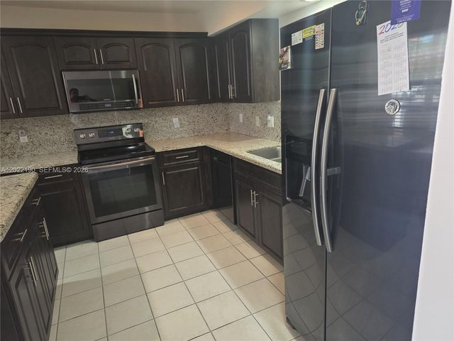 9521 NW 42nd St 9521, Sunrise, FL 33351