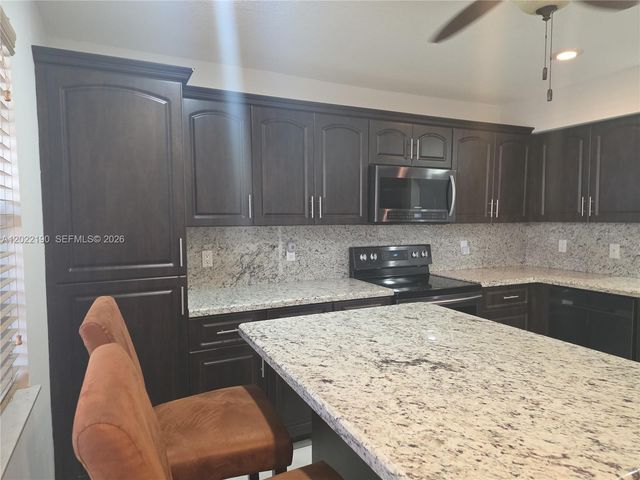 9521 NW 42nd St 9521, Sunrise, FL 33351