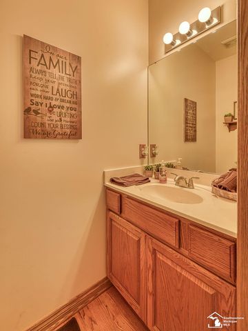 2886 E Country Lane, Monroe, MI 48162