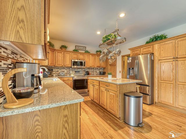 2886 E Country Lane, Monroe, MI 48162
