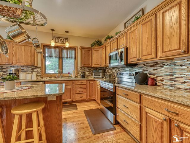 2886 E Country Lane, Monroe, MI 48162