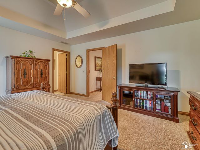 2886 E Country Lane, Monroe, MI 48162