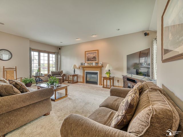 2886 E Country Lane, Monroe, MI 48162
