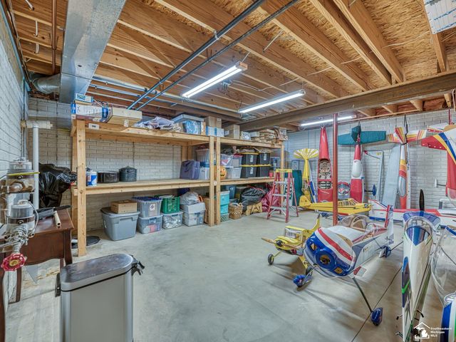 2886 E Country Lane, Monroe, MI 48162