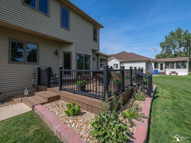 2886 E Country Lane, Monroe, MI 48162