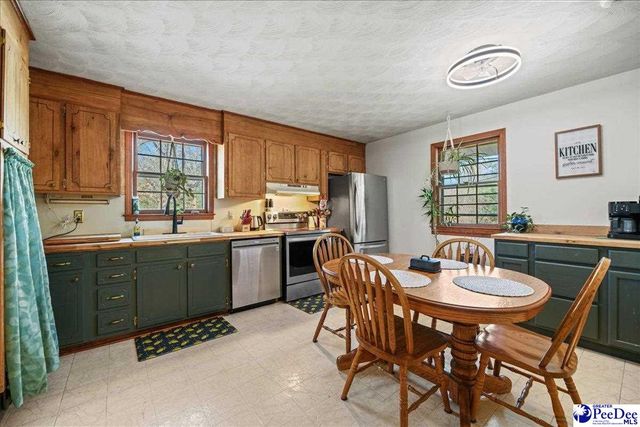 408 Bluff Rd, Hartsville, SC 29550