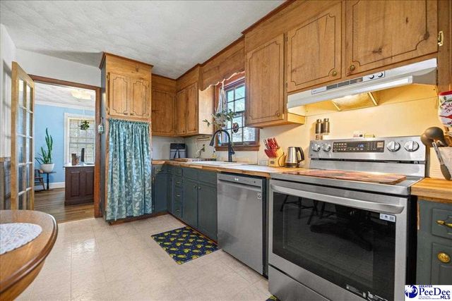 408 Bluff Rd, Hartsville, SC 29550