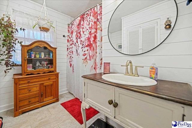 408 Bluff Rd, Hartsville, SC 29550