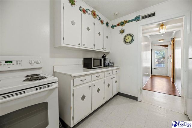 408 Bluff Rd, Hartsville, SC 29550