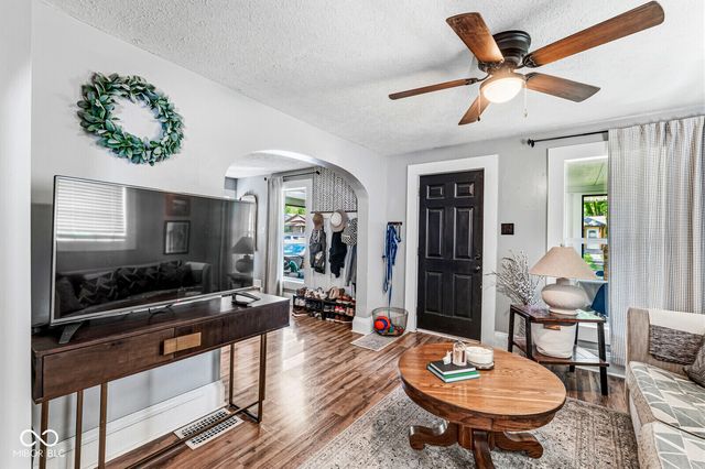 4706 Caroline Avenue, Indianapolis, IN 46205