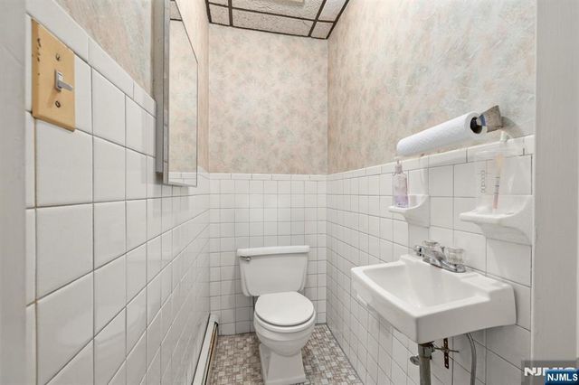 647 Anderson Avenue, Cliffside Park, NJ 07010