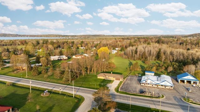 402 S Division, Bellaire, MI 49615