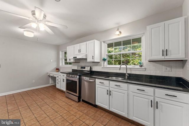 6801 WELLS PKWY, University Park, MD 20782