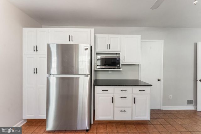 6801 WELLS PKWY, University Park, MD 20782