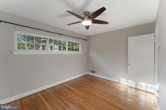 6801 WELLS PKWY, University Park, MD 20782