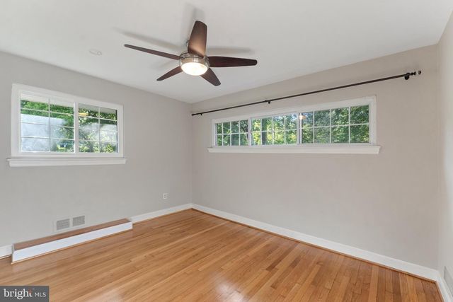 6801 WELLS PKWY, University Park, MD 20782