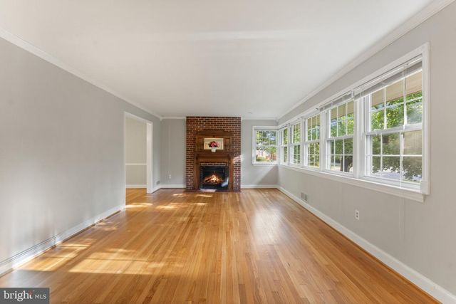 6801 WELLS PKWY, University Park, MD 20782