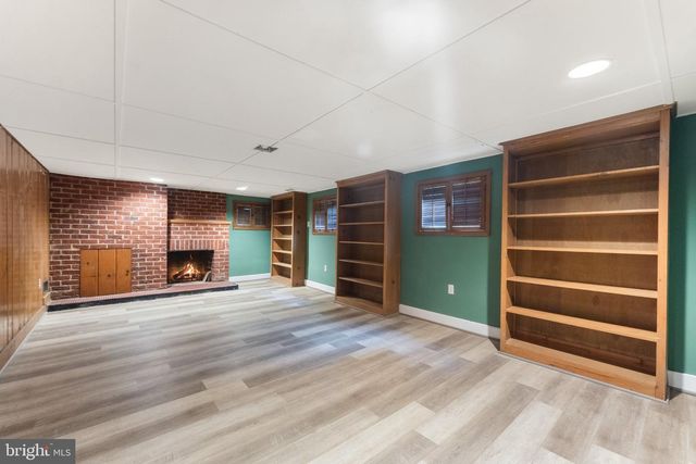 6801 WELLS PKWY, University Park, MD 20782