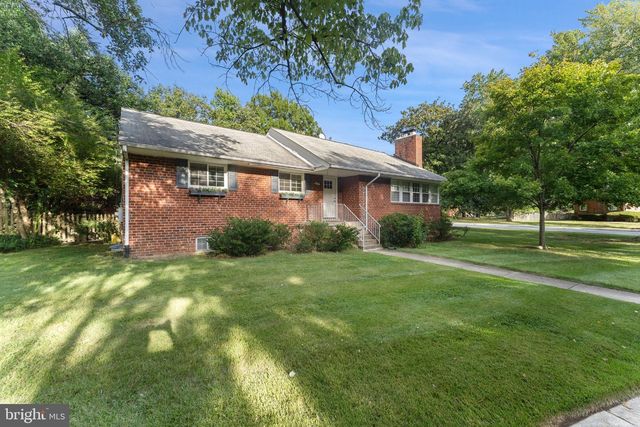 6801 WELLS PKWY, University Park, MD 20782