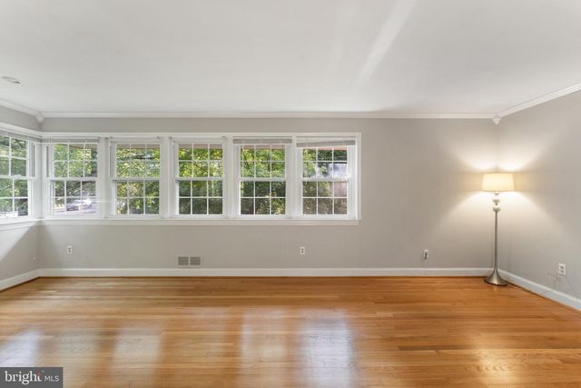 6801 WELLS PKWY, University Park, MD 20782