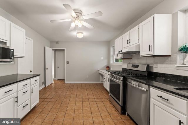 6801 WELLS PKWY, University Park, MD 20782