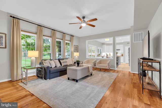 8622 LARKVIEW LN, Fairfax Station, VA 22039