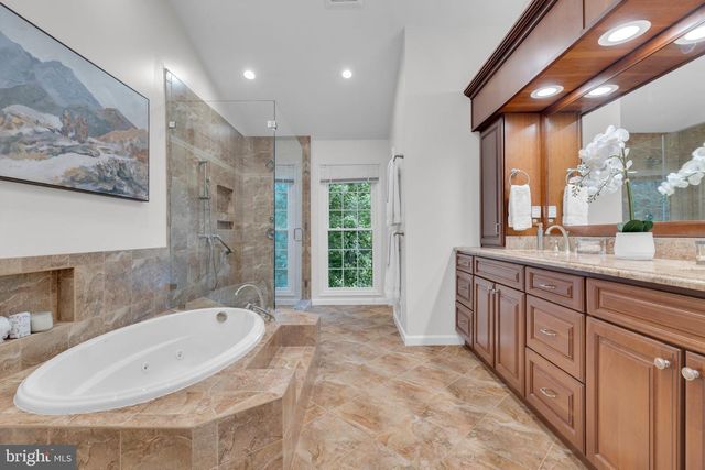 8622 LARKVIEW LN, Fairfax Station, VA 22039