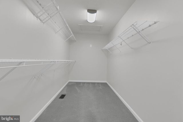 8622 LARKVIEW LN, Fairfax Station, VA 22039