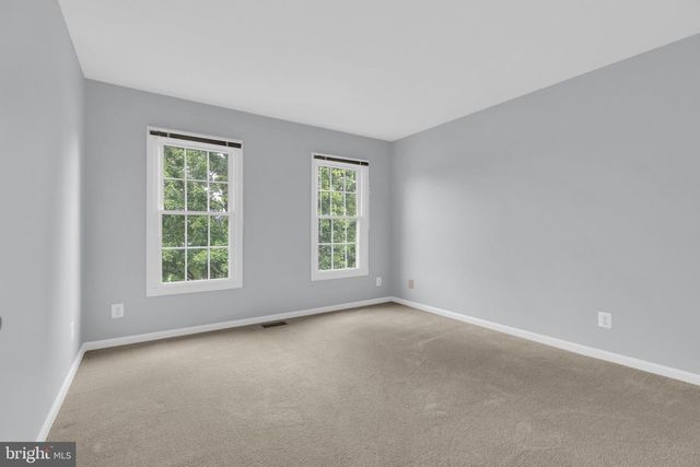 8622 LARKVIEW LN, Fairfax Station, VA 22039