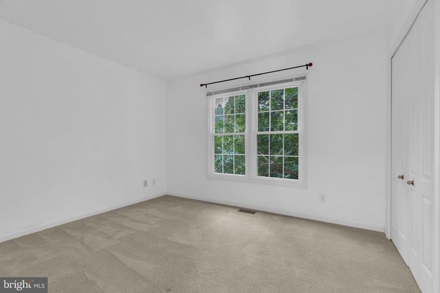 8622 LARKVIEW LN, Fairfax Station, VA 22039