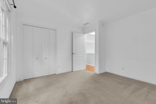 8622 LARKVIEW LN, Fairfax Station, VA 22039