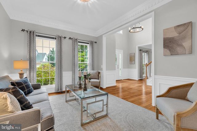 8622 LARKVIEW LN, Fairfax Station, VA 22039