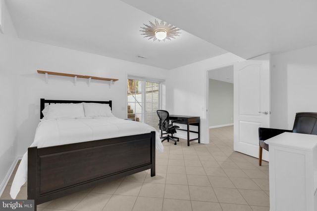 8622 LARKVIEW LN, Fairfax Station, VA 22039