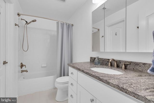 8622 LARKVIEW LN, Fairfax Station, VA 22039