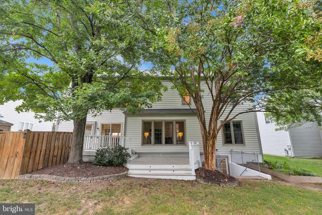 8622 LARKVIEW LN, Fairfax Station, VA 22039