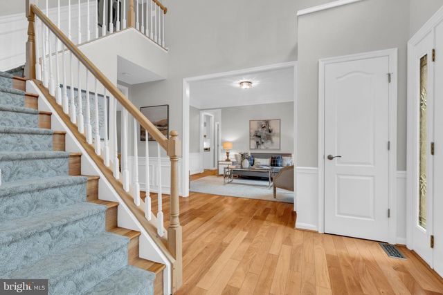 8622 LARKVIEW LN, Fairfax Station, VA 22039