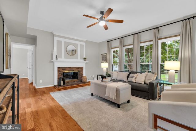 8622 LARKVIEW LN, Fairfax Station, VA 22039