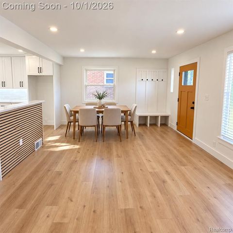 21731 Edmunton Street, Saint Clair Shores, MI 48080
